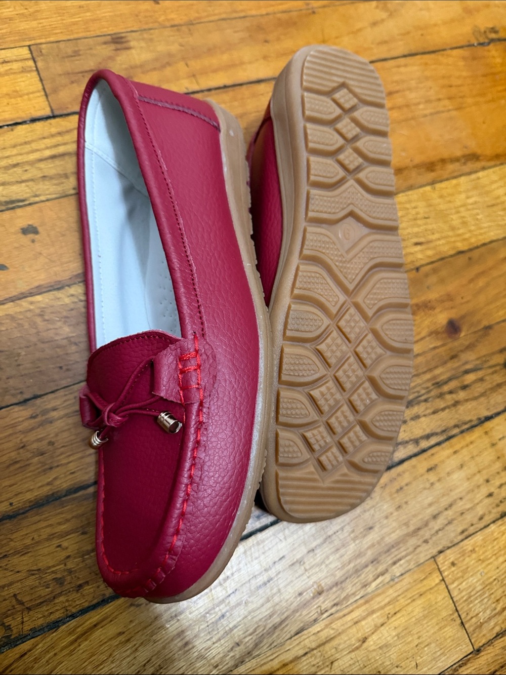 NWOB ChicStride Red Leather Loafers size 9 - Picture 3 of 4